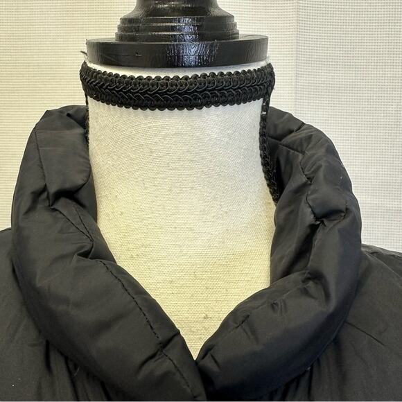 Lands’ End Black Puffer Vest, Size XL - Snap Button Front, Cozy & Warm! - Picture 6 of 12